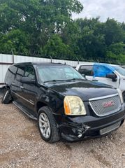 2012 GMC Yukon XL 1500 Denali - Exterior Front Right Corner Image